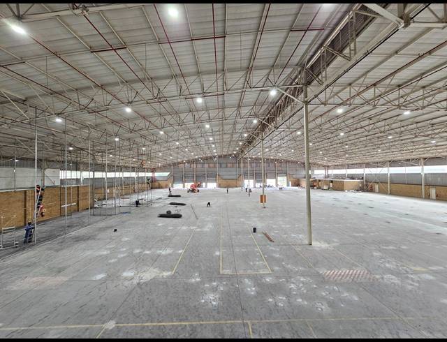 7,671M² WAREHOUSE TO LET IN LONGMEADOW